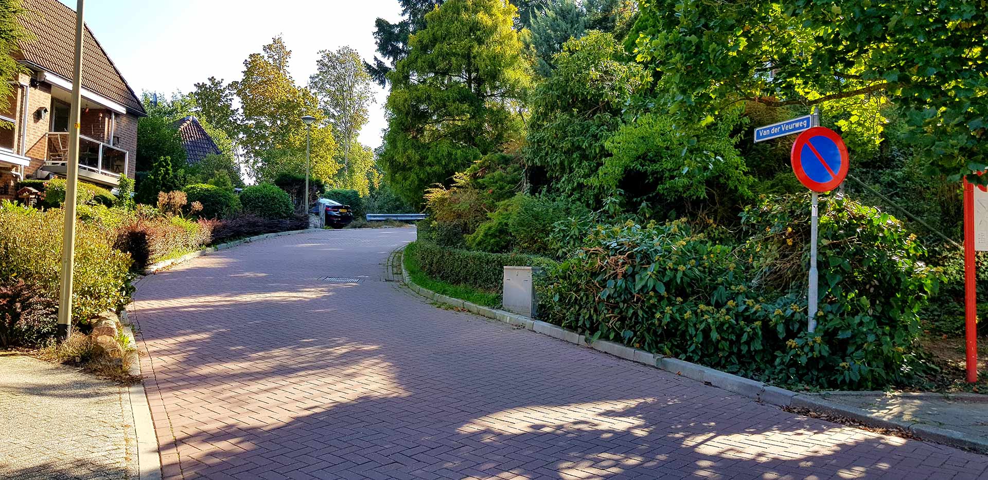 De opgang van de Van der Veurweg in Beek